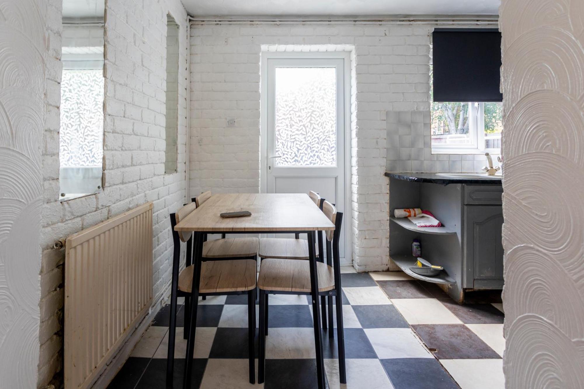 Cosy By Excel Centre & Airport Appartamento *