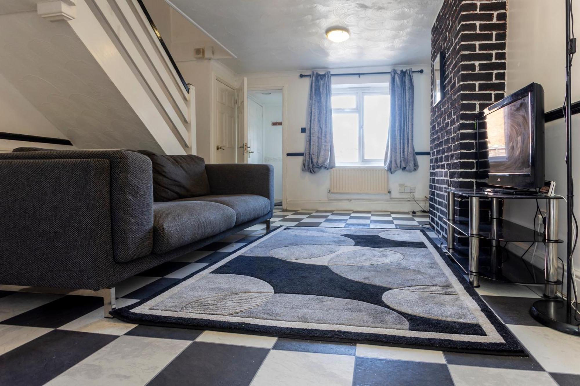 Cosy By Excel Centre & Airport Appartamento *